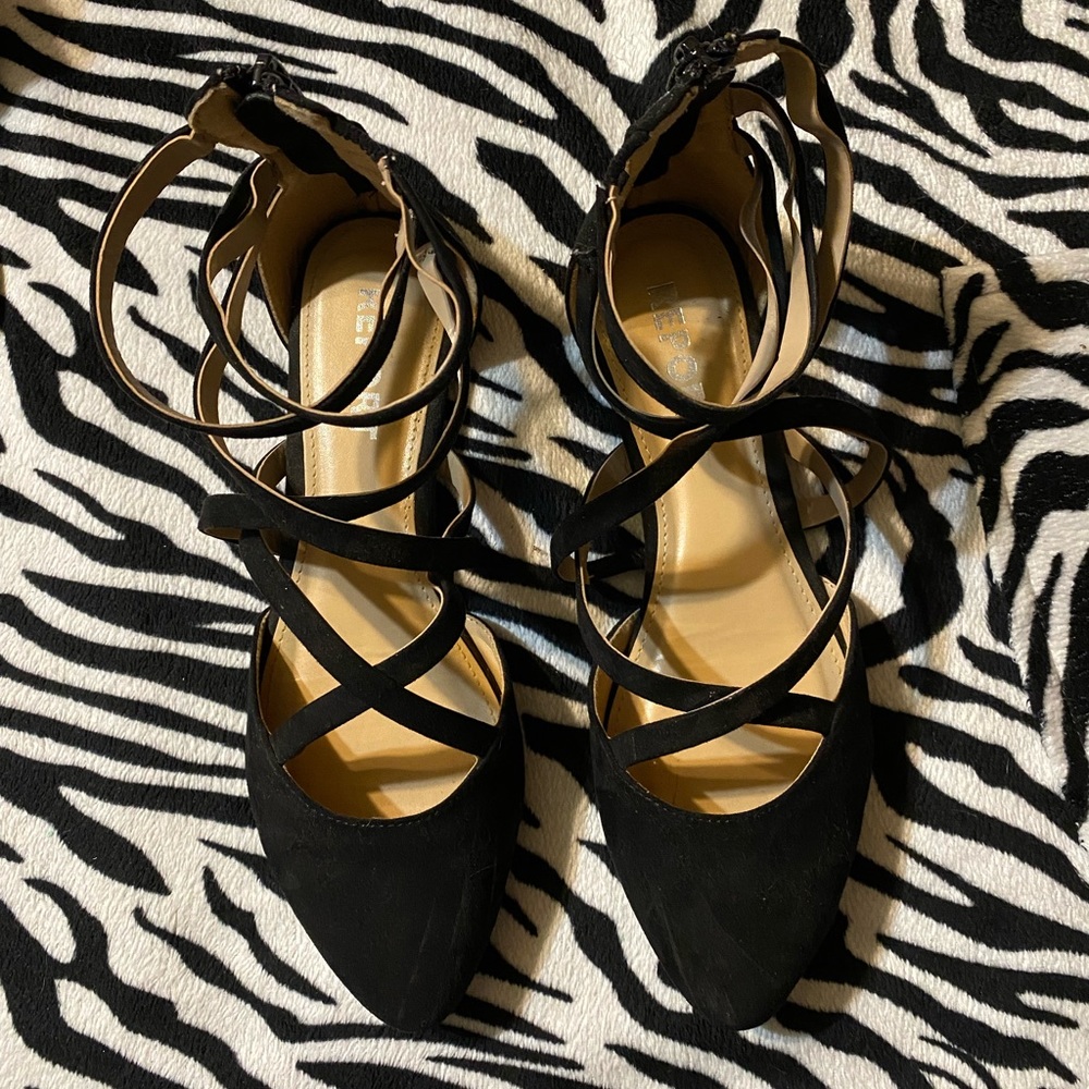 REPORT sz. 9 strappy flats